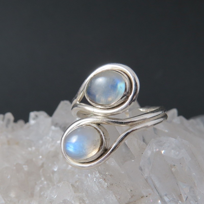 Anillo piedra luna y plata