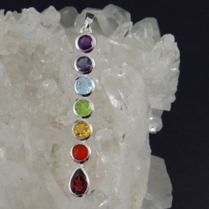 Colgante Piedras Siete Chakras y plata
