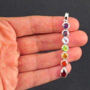 Colgante Piedras Siete Chakras y plata