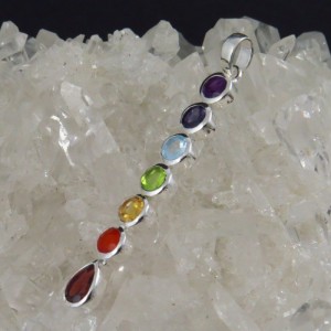 Colgante Piedras Siete Chakras y plata