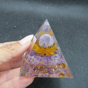 Orgonita Pirámide amatista