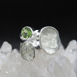 Anillo prasiolita, olivino y plata
