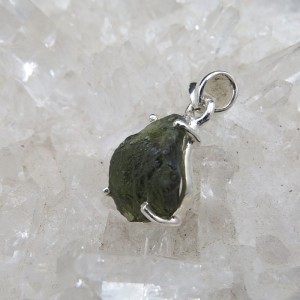 Colgante moldavita y plata
