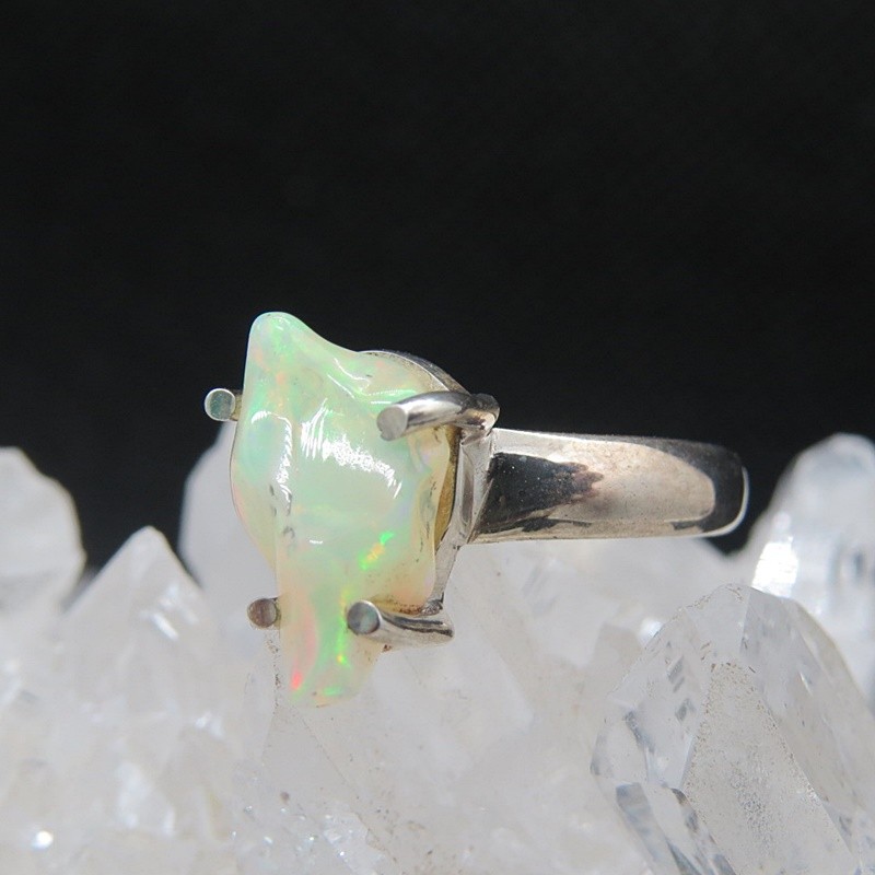 Anillo ópalo blanco natural y plata