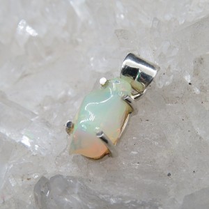 Colgante ópalo blanco y plata