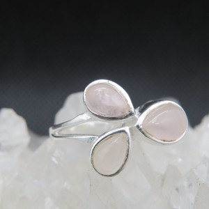 Anillo cuarzo rosa y plata