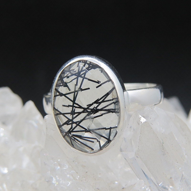 Anillo cuarzo turmalinado y plata