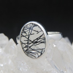 Anillo cuarzo turmalinado y plata