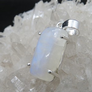 Colgante piedra luna y plata