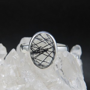 Anillo cuarzo turmalinado y plata