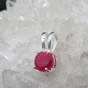 Colgante rubí y plata