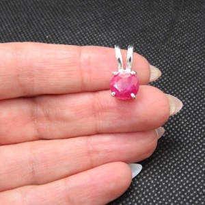 Colgante rubí y plata