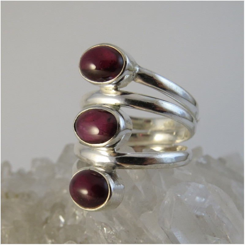 Anillo granate y plata Anillo granate y plata