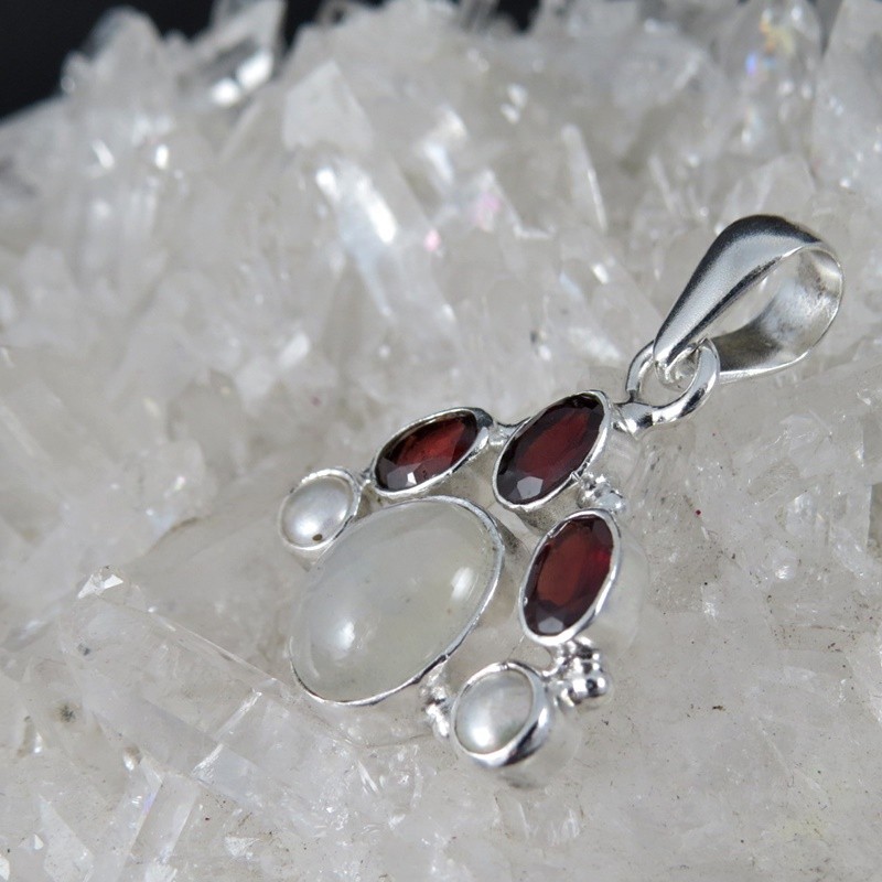 Colgante piedras semipreciosas y plata Colgante piedras semipreciosas y plata