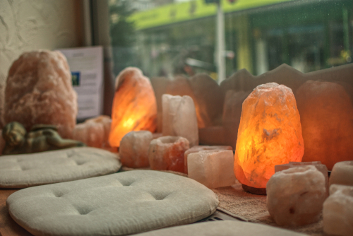 Lámparas de Sal del himalaya, cómo te casa - Blog la tienda de los minerales
